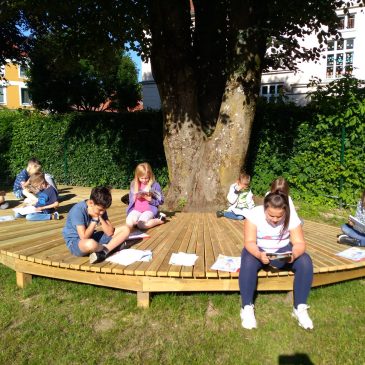Lesestunde im Stadtpark| Branje v parku