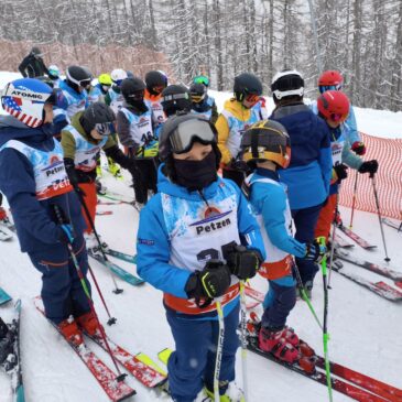 Bezirksschulschirennen auf der Petzen| Okrajna šolska smučarska tekma na Peci